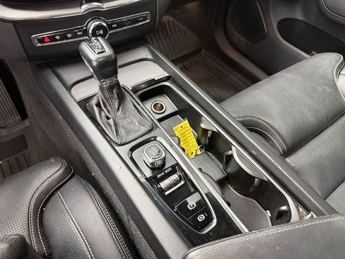 Used 2019 Volvo XC60 T5 Inscription w/ Protection Package image 20