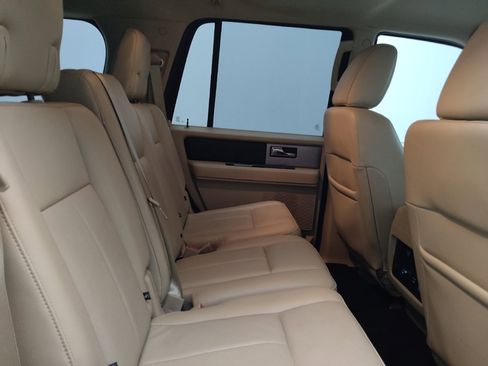 Used 2017 Ford Expedition XLT w/ Equipment Group 202A RWD image 19