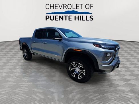 Used 2025 GMC Canyon AT4 AWD/4WD image 2