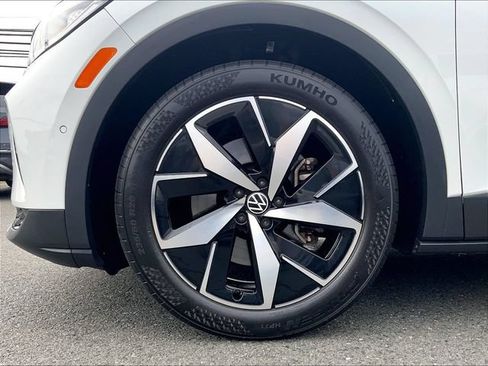 Used 2023 Volkswagen ID.4 Pro S RWD image 9