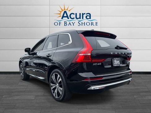 Used 2023 Volvo XC60 B5 Plus image 4