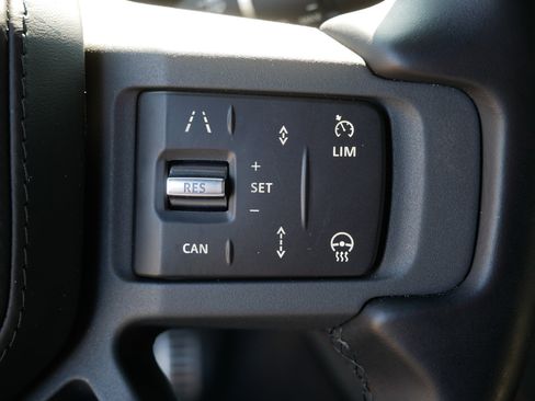 Used 2024 Land Rover Defender 130 X image 27