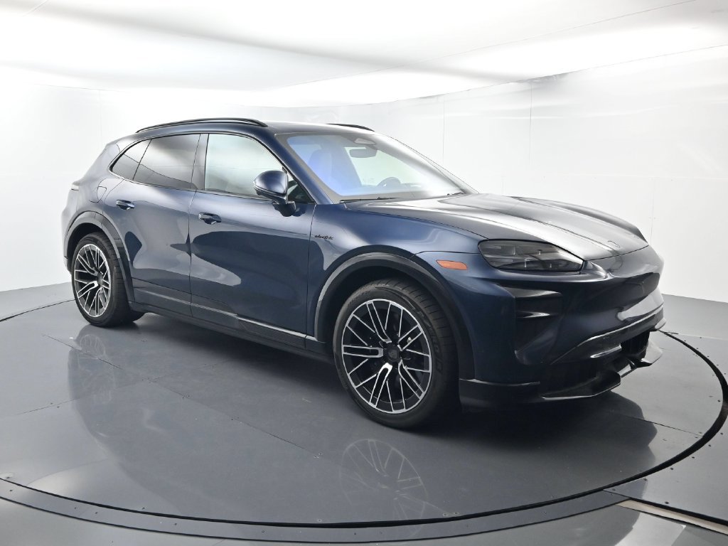 Certified 2026 Porsche Cayenne Turbo AWD/4WD image 17