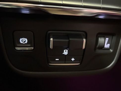 Used 2023 Cadillac Escalade ESV Sport image 43