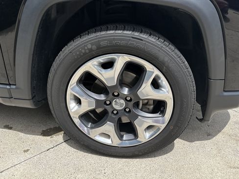 Used 2018 Jeep Compass Limited w/ Navigation Group AWD/4WD image 29