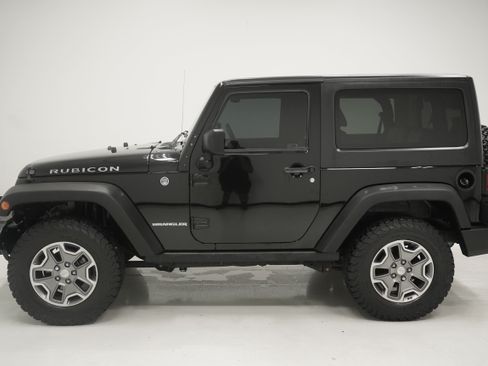 Used 2017 Jeep Wrangler Rubicon w/ Power Convenience Group AWD/4WD image 7
