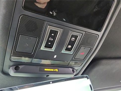 Used 2024 Land Rover Defender 110 S image 55