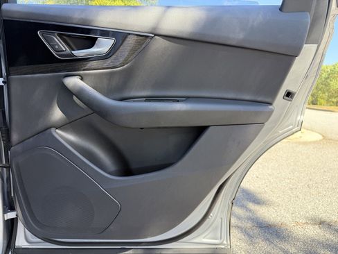 Used 2018 Audi Q7 3.0T Premium image 48