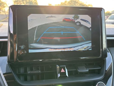 Used 2025 Toyota Corolla LE image 18