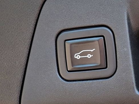 Used 2021 Buick Envision Essence AWD/4WD image 29