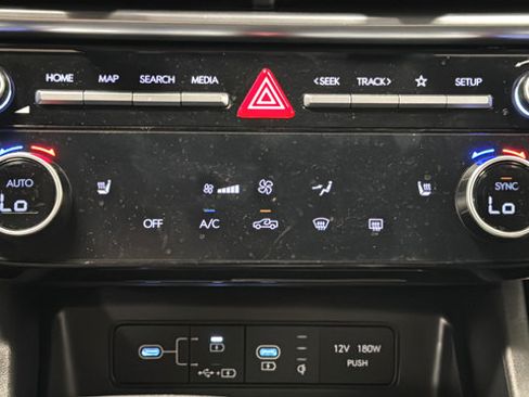 Used 2025 Hyundai Santa Cruz SEL AWD/4WD image 18