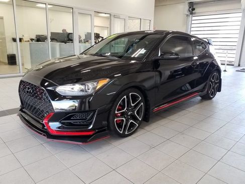 Used 2020 Hyundai Veloster N w/ Performance Package FWD image 2