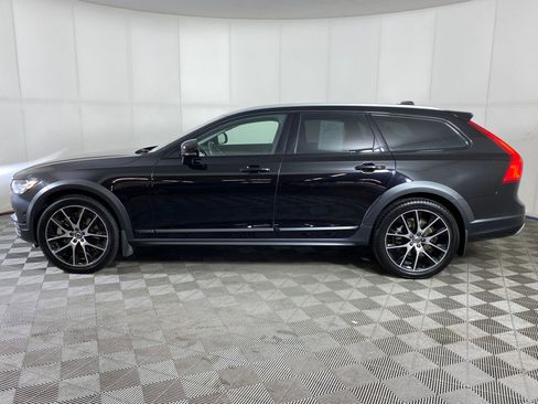 Used 2018 Volvo V90 T6 Cross Country w/ Convenience Package image 2