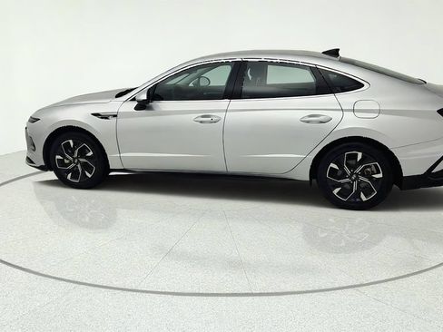 Used 2025 Hyundai Sonata SEL FWD image 4
