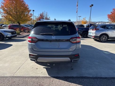 Certified 2024 Honda Pilot Touring image 7