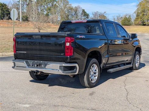 Used 2021 Chevrolet Silverado 1500 LT AWD/4WD image 12