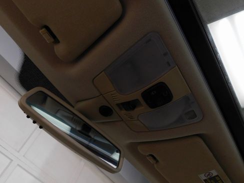 Used 1999 Mercedes-Benz E 320 4MATIC Sedan image 35