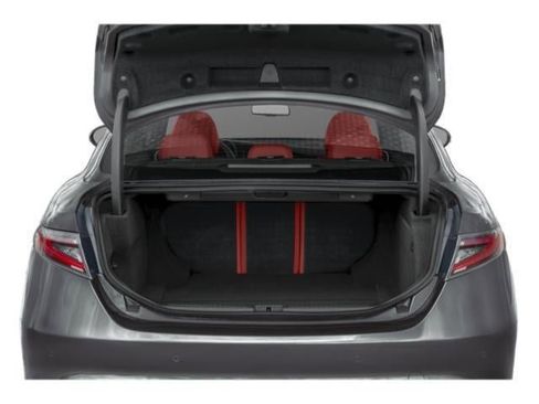 Used 2024 Alfa Romeo Giulia Veloce image 11