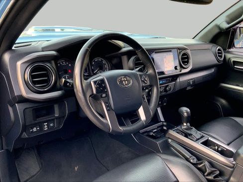 Used 2019 Toyota Tacoma TRD Sport AWD/4WD image 18