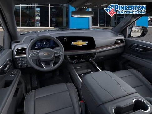 New 2025 Chevrolet Suburban Premier image 15