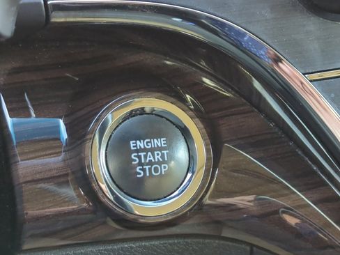 Used 2013 Toyota Avalon Limited FWD image 39