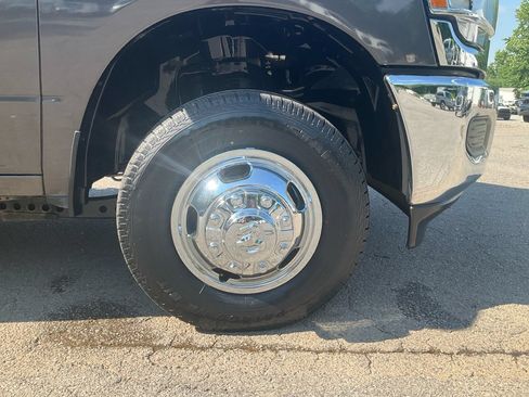 Used 2022 RAM 3500 Tradesman w/ Chrome Appearance Group AWD/4WD image 10