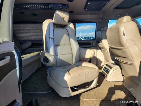 Used 2019 Chevrolet Express 2500 w/ Enhanced Convenience Package image 9