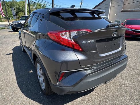 Used 2021 Toyota C-HR LE FWD image 7