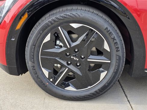 New 2025 Kia EV6 Wind image 8