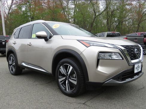 Used 2023 Nissan Rogue SL AWD/4WD image 3