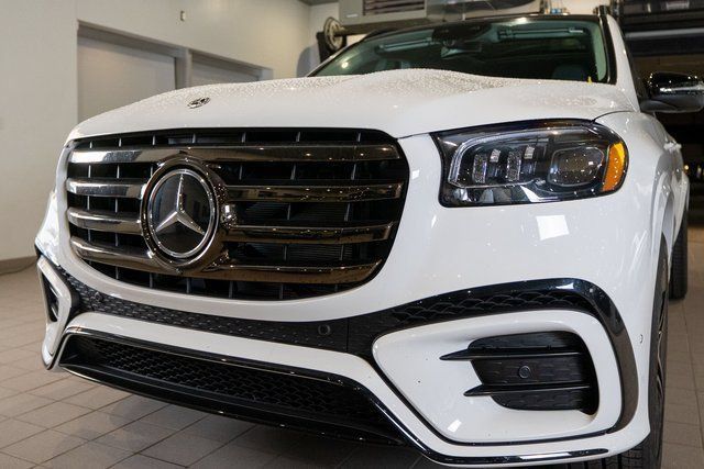 Certified 2026 Mercedes-Benz GLS 450 4MATIC image 8