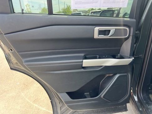 Used 2023 Ford Explorer XLT w/ Equipment Group 202A AWD/4WD image 15