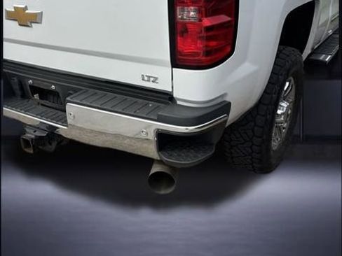 Used 2019 Chevrolet Silverado 2500 LTZ w/ Duramax Plus Package image 2