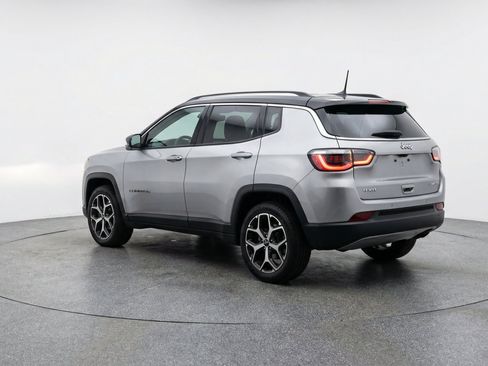 Used 2025 Jeep Compass Limited AWD/4WD image 6