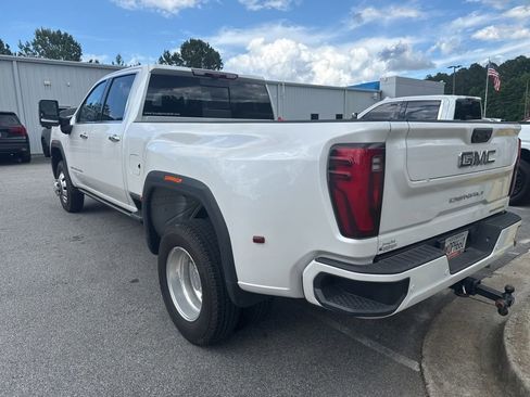 Used 2024 GMC Sierra 3500 Denali Ultimate AWD/4WD image 12