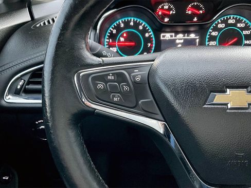 Used 2017 Chevrolet Cruze Premier image 18