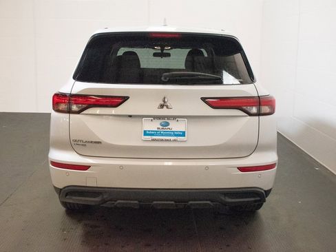 Used 2024 Mitsubishi Outlander ES image 5