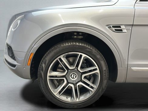 Used 2018 Bentley Bentayga Activity AWD/4WD image 9