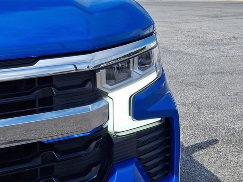 Used 2025 Chevrolet Silverado 1500 LT AWD/4WD image 9
