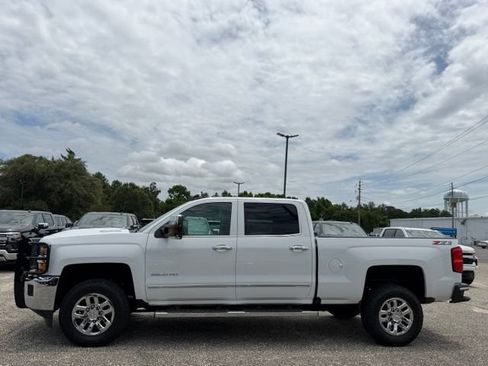 Used 2019 Chevrolet Silverado 2500 LTZ w/ Duramax Plus Package AWD/4WD image 4