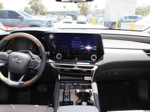 Certified 2025 Lexus RX 350 AWD/4WD image 10