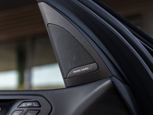 Used 2021 BMW X7 M50i w/ Executive Package image 17