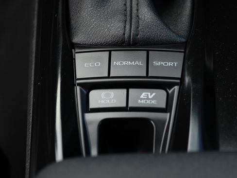 Certified 2025 Toyota Camry SE AWD/4WD image 37