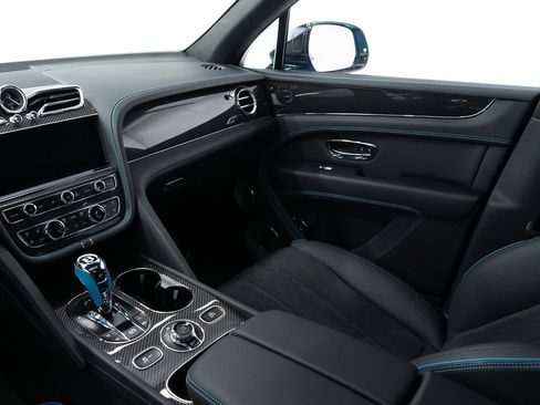 Certified 2025 Bentley Bentayga image 30