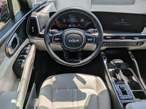 Certified 2025 Kia Sorento S AWD/4WD image 15