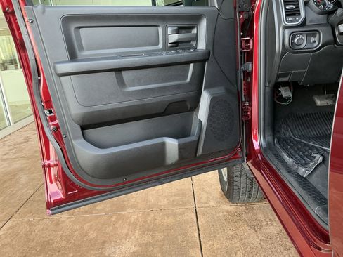 Used 2024 RAM 2500 Tradesman w/ Chrome Appearance Group image 14