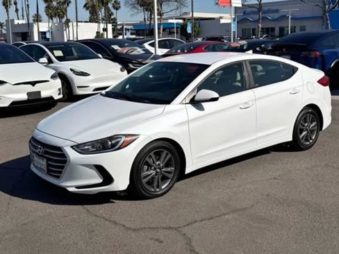 Used 2018 Hyundai Elantra SEL image 2