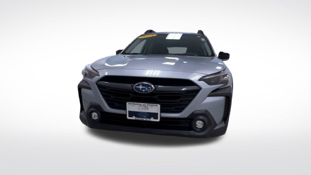 Used 2024 Subaru Outback Premium AWD/4WD image 3