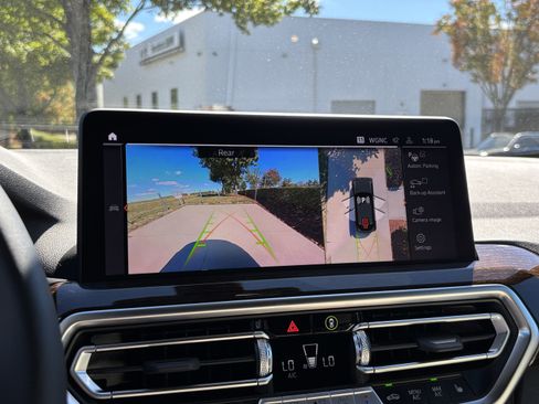 Certified 2025 BMW X4 xDrive30i image 23