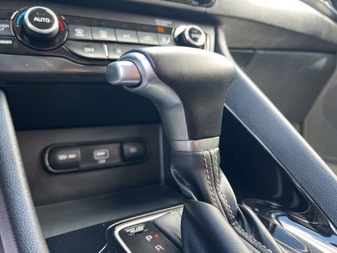 Certified 2022 Kia Niro LXS FWD image 22